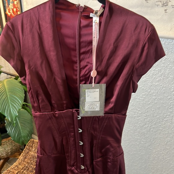House of CB ‘Tianna’ Wine Ruffle Corset Mini Dress NWT - Picture 10 of 10